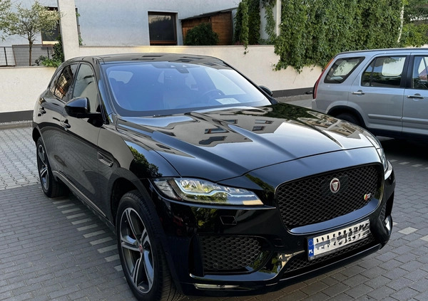 Jaguar F-Pace cena 171000 przebieg: 129500, rok produkcji 2019 z Warszawa małe 326